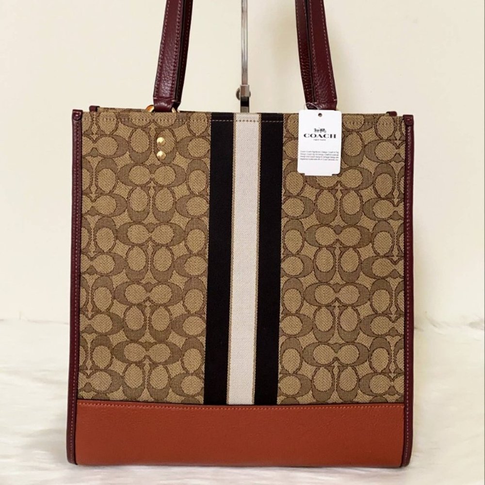 NWT💃Coach Dempsey Tote In Signature Jacquard - Picture 5 of 13